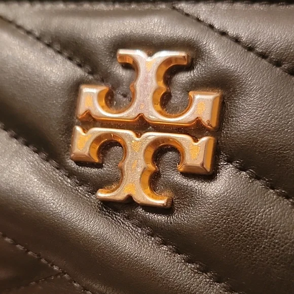 Tory Burch KIRA Chevron Quilted Lamb Leather Bi-Fold Wallet 🩷 - Picture 8 of 12